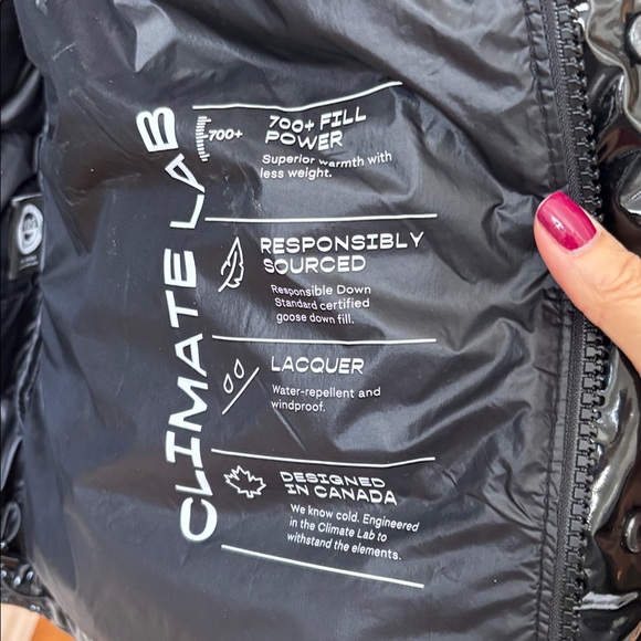 Aritiza The Super Puff Original Jacket High Gloss Black - Picture 5 of 9